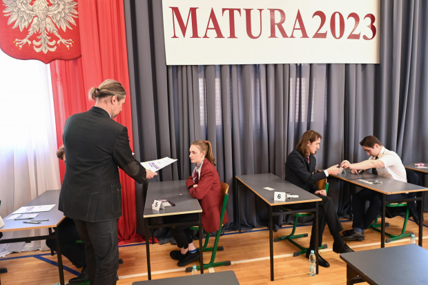 Chęć przystąpienia do pisemnego egzaminu maturalnego z języka kaszubskiego zadeklarowało w tym roku 14 maturzystów (Fot. archiwum PAP/Marcin Bielecki)