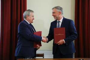 Wicepremier i marszałek podpisali umowę w sprawie Wielkopolskiego Muzeum Niepodległości