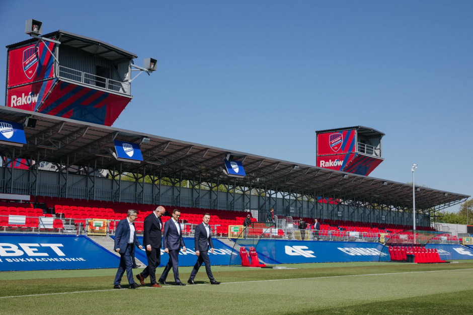 Kibice spoza Częstochowy i Chorzowa pisali, że "nie chcą dokładać się z własnych podatków do budowy stadionów w tych miastach" (fot. TT/MM) Kibice spoza Częstochowy i Chorzowa pisali, że "nie chcą dokładać się z własnych podatków do budowy stadionów w tych miastach" (fot. TT/MM)