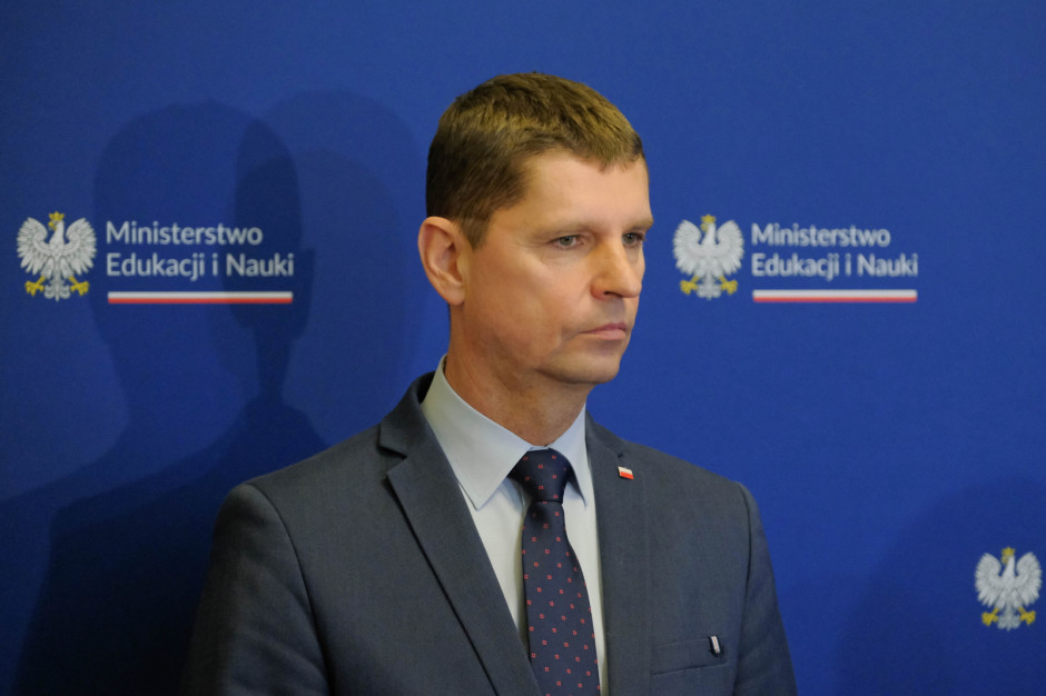 Wiceminister edukacji i nauki Dariusz Piontkowski mówi wprost: dodatku inflacyjnego dla nauczycieli nie będzie (fot. PAP/Mateusz Marek) Rząd przychyli się do apelu ZNP ws. dodatku inflacyjnego dla nauczycieli?