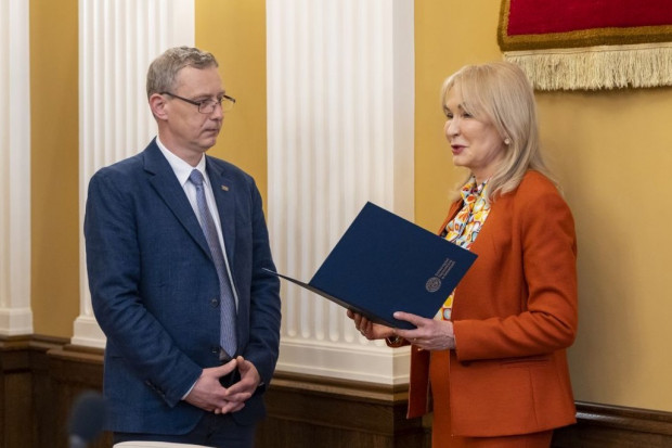 Prof. Celina Olszak, rektor Uniwersytetu Ekonomicznego w Katowicach i dr hab. Adam Drobniak, dziekan Wydziału Gospodarki Przestrzennej i Transformacji Regionów tej uczelni (Fot. ue.katowice.pl)