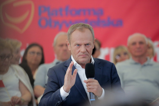 Donald Tusk zapowiedział zwiększenie kwoty wolnej od podatku do 60 tys. zł (fot. PAP/Tomasz Waszczuk)