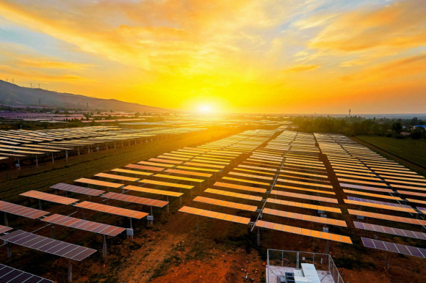 Szczególne znaczenie dla Lubelszczyzny mają inwestycje, które produkują energię elektryczną ze słońca (fot. pixabay)