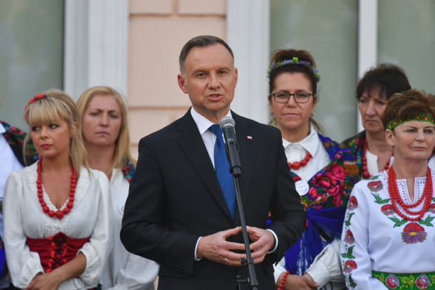 Trzeba zadbać o to, żeby Polska była jednakowo rozwinięta - powiedział prezydent (fot. PAP/Marcin Bielecki)