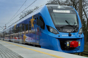 Już za kilka dni część pociągów linii S3 Szybkiej Kolei Miejskiej pojedzie w weekendy na wydłużonej do Zalewu Zegrzyńskiego trasie. Fot. UM Warszawa - Bartek Banaszak