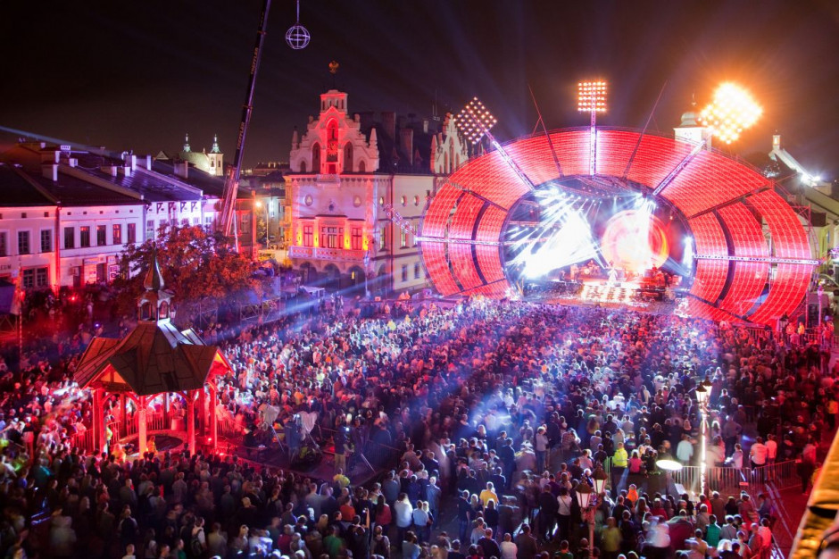 Przygotowaniem założeń i wniosku aplikacyjnego Rzeszowa, zajmie się specjalnie powołany zespół rzeszowskiego środowiska kultury (fot. UM Rzeszów) Przygotowaniem założeń i wniosku aplikacyjnego Rzeszowa, zajmie się specjalnie powołany zespół rzeszowskiego środowiska kultury (fot. UM Rzeszów)