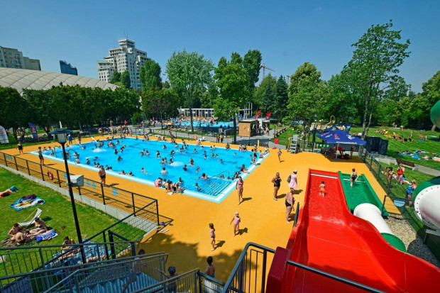 Większość letnich basenów i kąpielisk w Polsce otwiera się w okolicy 1 czerwca. Na zdjęciu ośrodek Inflancka w Warszawie (Fot. Aktywna Warszawa)
