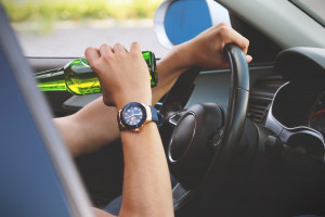 Tylko w ciągu pierwszych trzech miesięcy 2023 roku zatrzymano aż 20 631 pijanych kierowców ( fot.pixabay)