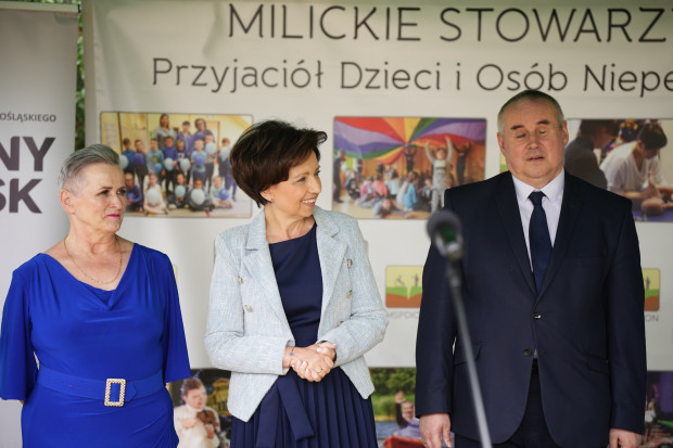 Minister podkreśliła, że fundamentem dla rządu PiS są polskie rodziny (fot.twitter.com/MRiPS_GOV_PL)