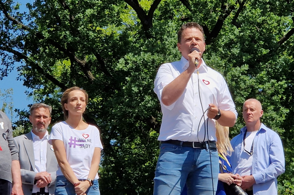Rafał Trzaskowski podczas "Marszu 4 czerwca" (Fot. PAP/Kalbar) Rafał Trzaskowski podczas "Marszu 4 czerwca" (Fot. PAP/Kalbar)
