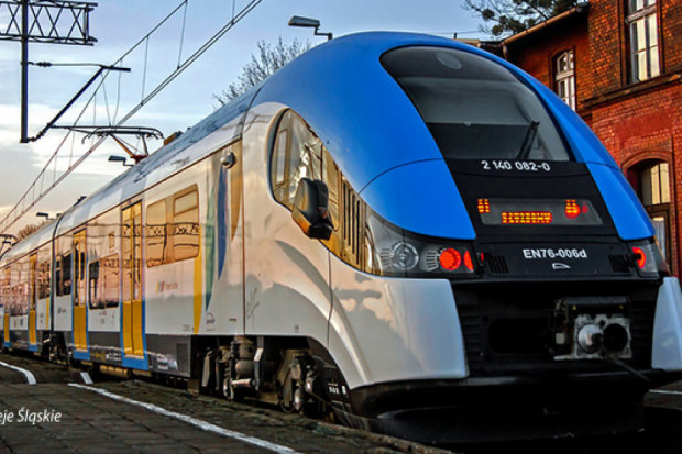 Chodzi o wprowadzaną od niedzieli 11 czerwca tzw. korektę rozkładu jazdy związaną z postępami prac na torach(fot. kolejeslaskie.com)
