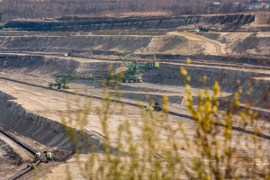 W sprawie dotyczącej kopalni Turów zachodzi niebezpieczeństwo wyrządzenia znacznej szkody w środowisku i wstrzymał wykonanie decyzji środowiskowej dla przedsięwzięcia (fot. shutterstock)