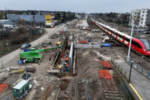 Trwa modernizacja linii kolejowej w Wawrze ( fot. PKP PLK)