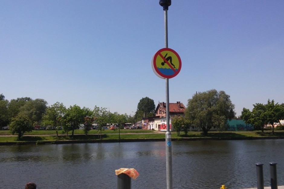 Oznaczenie danego miejsca jako czarny punkt wodny oznacza całkowity zakaz kąpieli (zdjęcie ilustracyjne, fot. UM Elbląg)
