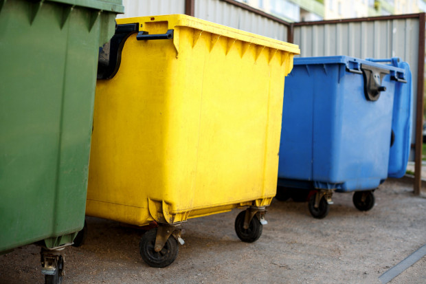 Zapisy dotyczące odpadów są rozproszone po różnych aktach prawnych (fot. Adobestock)