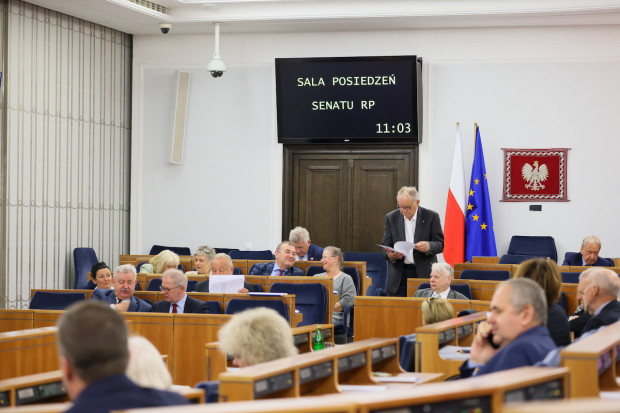 Projekt nowelizacji ustawy o dochodach jednostek samorządu terytorialnego trafił do dalszych prac w senacie (Fot. PAP/Leszek Szymański)