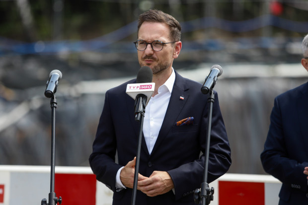 Zmiany w ustawie o planowaniu i zagospodarowaniu przestrzennym zmniejszą formalności o połowę - powiedział Waldemar Buda (fot. PAP/Zbigniew Meissner)
