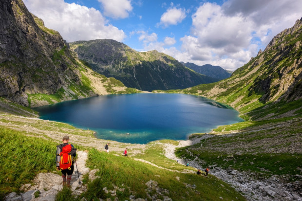 Ruch turystyczny w Tatrach jest duży, a szczyt dopiero będzie - w sierpniu (fot. shutterstock)