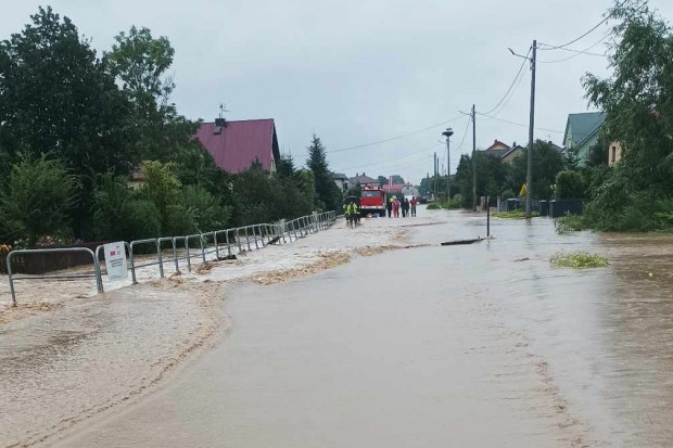 Intensywne opady deszczu podtopiły miejscowości w powiecie biłgorajskim (fot. OSP KSRG OBSZA)