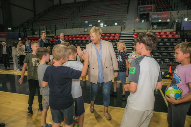 Prezydent Ostrowa Wlk. Beata Klimek spotkała się z dziećmi biorącymi udział w programie (fot. UMOstrów Wlkp/FB)
