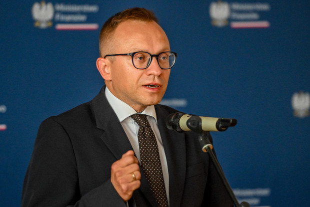 Chcemy dialogu z jednostkami samorządu terytorialnego - deklaruje wiceminister finansów Artur Soboń . (fot.PAP/Radek Pietruszka)