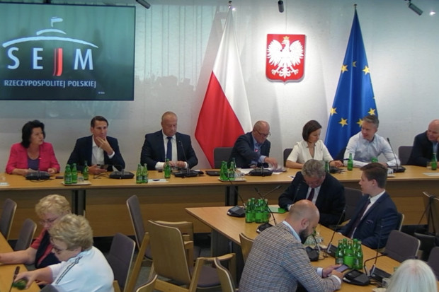 Posiedzenie sejmowych komisji - gospodarki morskiej i ochrony środowiska - w sprawie ustawy o rewitalizacji Odry, 16 sierpnia 2023 r. (fot. PTWP)