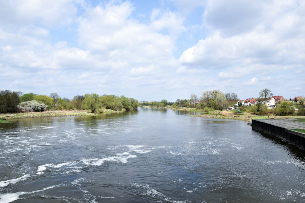 Ustawa o rewitalizacji rzeki Odry trafi do podpisu prezydenta (fot. Adobestock/Arkadiwna)