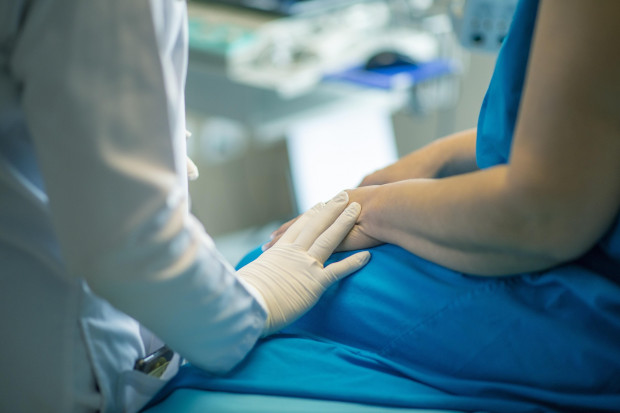 W szpitalu w Ostrowie Wielkopolskim przebywają dwie osoby zakażone Legionellą (fot. pixabay)