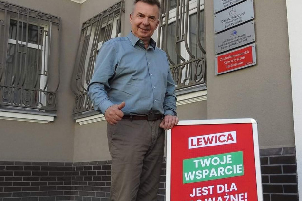 Poseł Dariusz Wieczorek, zajmujący pierwsze miejsce na liście Lewicy w okręgu 41 (fot.twitter.com/wieczorekdarek)