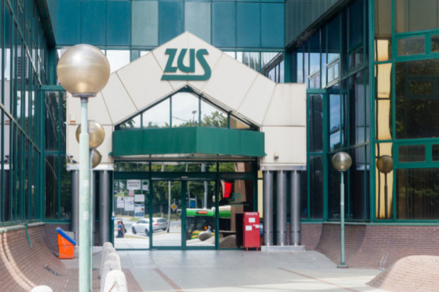 ZUS przypomniał, że do zmniejszenia emerytury lub renty dochodzi, gdy przychód jest większy, niż 70 proc. przeciętnego miesięcznego wynagrodzenia w kraju (fot. mat. prasowe)