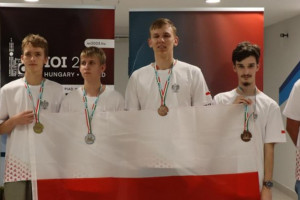 Polscy uczniowie z medalami na 35. Międzynarodowej Olimpiadzie Informatycznej