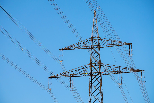 W sierpniu 2023 r. zużycie prądu niższe o ponad 4,5 proc. niż przed rokiem