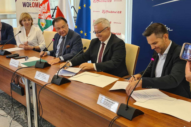 13 września podpisano umowę na gruntowną modernizację drogi wojewódzkiej nr 634 w powiecie wołomińskim (fot. UMWM)