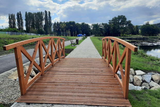 Zakończyły się ponadtrzyletnie prace przy remediacji i rewitalizacji silnie skażonego stawu Kalina w Świętochłowicach (Fot. facebook.com/miasto.swietochlowice)