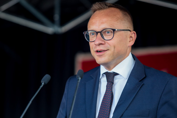 Decyzja dotycząca wakacji kredytowych będzie ogłoszona przed wyborami - powiedział wiceminister finansów Artur Soboń. (fot. PAP/Wojtek Jargiło)