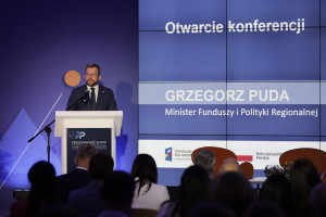 Konferencję otworzył minister funduszy i polityki regionalnej Grzegorz Puda (Fot. MFiPR)