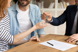 Najdroższym miastem dla najemców pozostaje Warszawa (fot. Shutterstock)