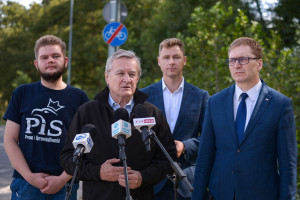 Minister kultury i dziedzictwa narodowego Piotr Gliński. (Fot. PAP/Marcin Obara)