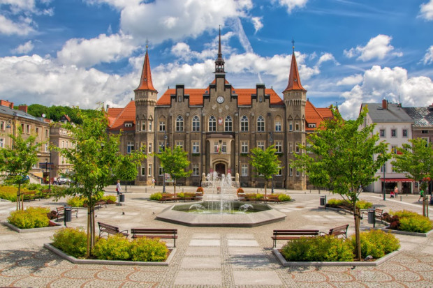 Wałbrzych jest najbardziej zadłużonym miastem w Polsce na prawach powiatu (fot. shutterstock)