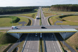 Fragment drogi ekspresowej S11 na odcinku Koszalin-Bobolice (fot. GDDKiA)