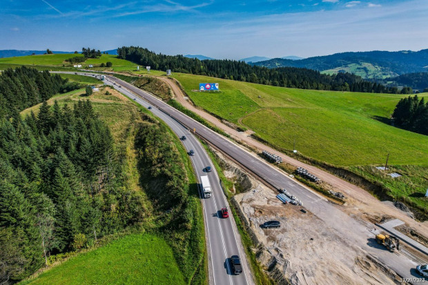 Ostatni odcinek drogi pod Tatry, z Szaflar do Zakopanego, jest w fazie opracowywania koncepcji przebudowy (fot. X/GDDKiA)