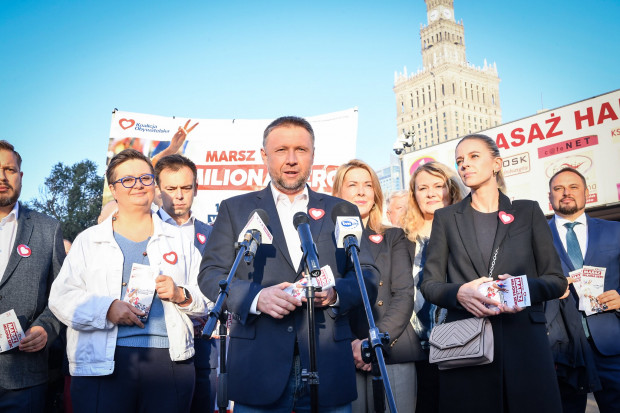 KO zachęca Polaków do udziału w "Marszu miliona serc", który odbędzie się 1 października w Warszawie (fot. TT/Marcin Kierwiński)