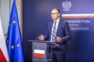 Praktycznie każdy samorząd ma świadomość, że na danym terenie doszło do zbrodni wojennych i rabunków niemieckich - powiedział Arkadiusz Mularczyk (fot. gov.pl)