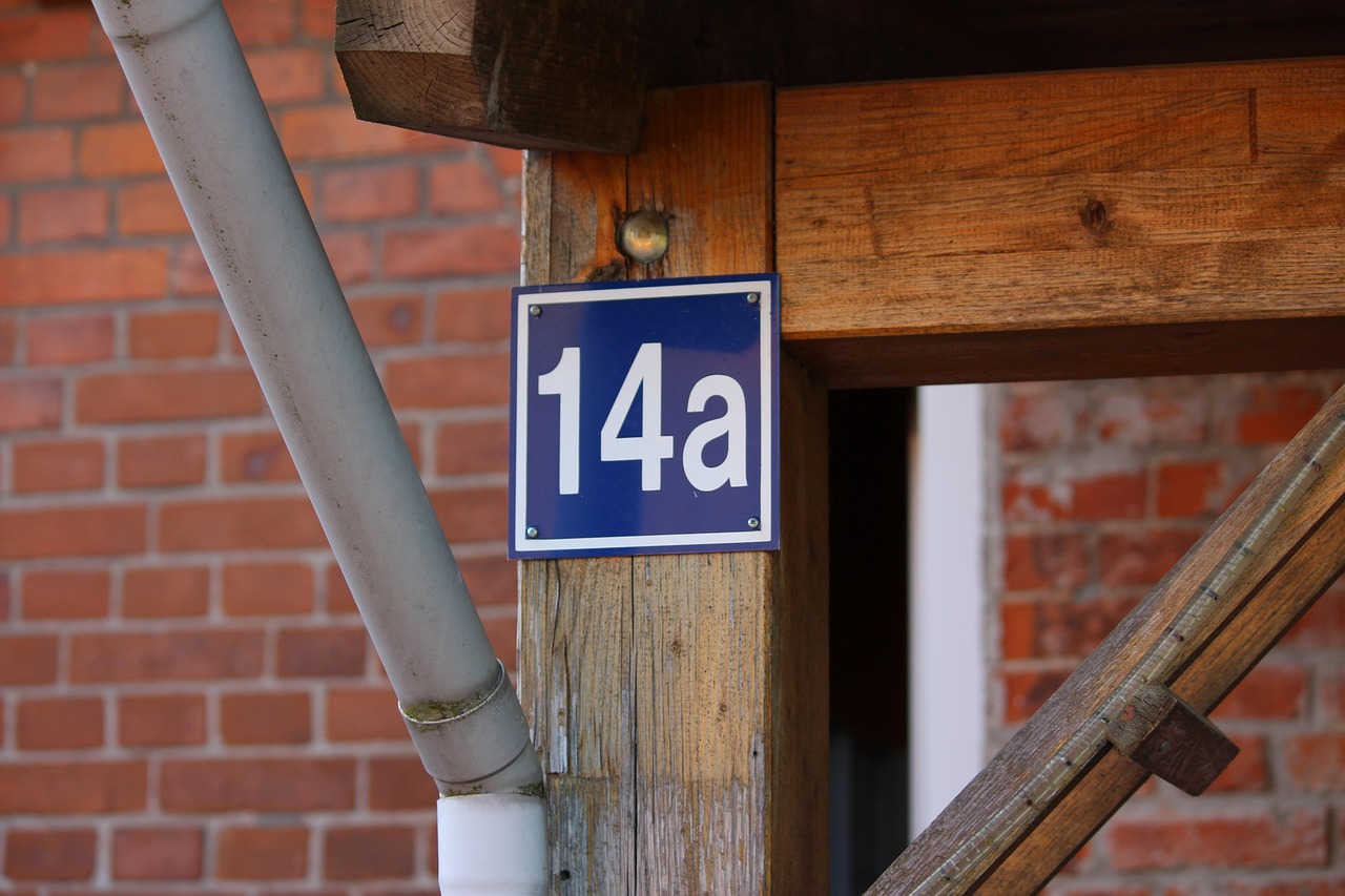 A clearly marked residential building (photo: Pixaby/muffelz)