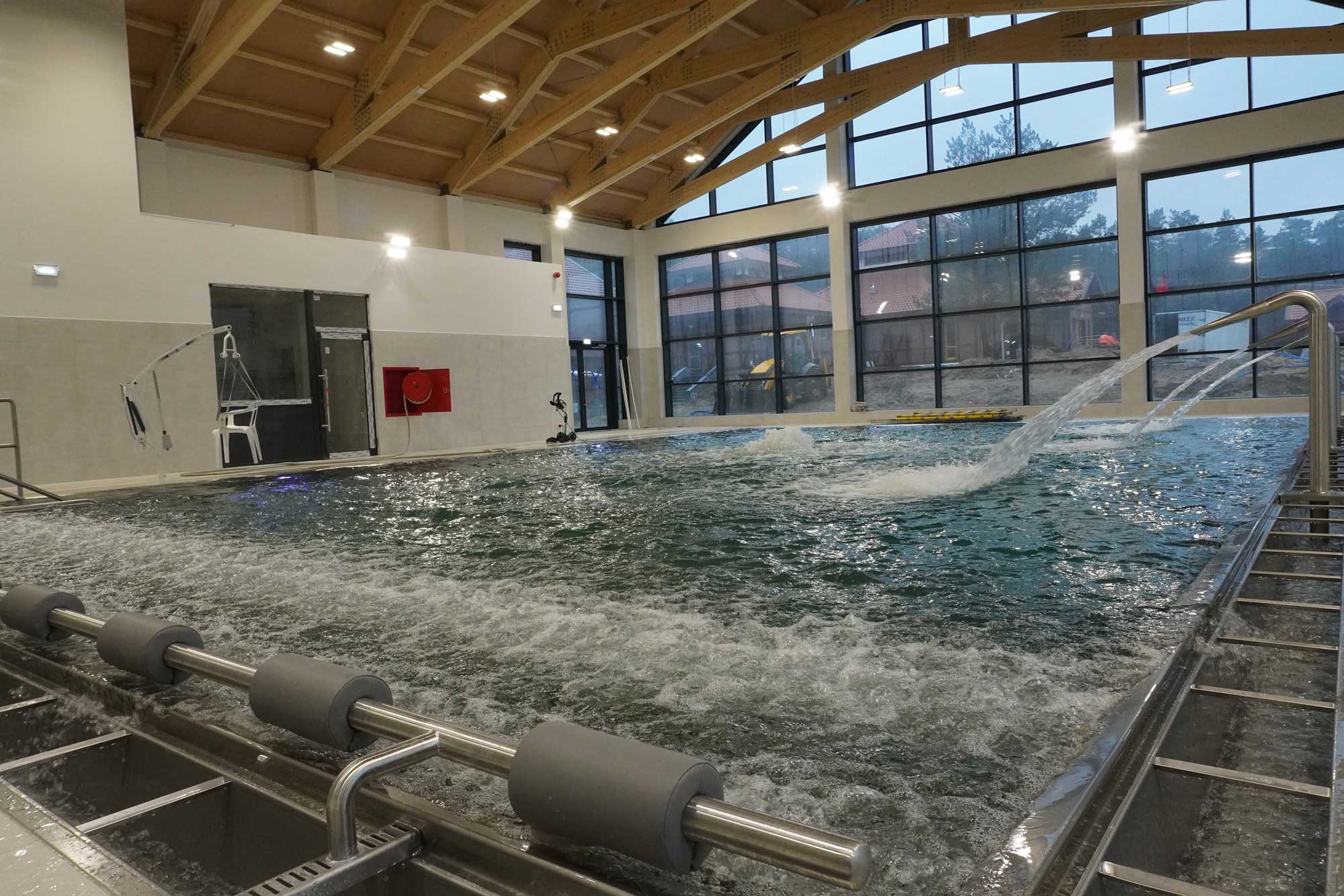 Rehabilitation pool in the health resort (photo: uzdrowiskogorowoilaweckie.pl)