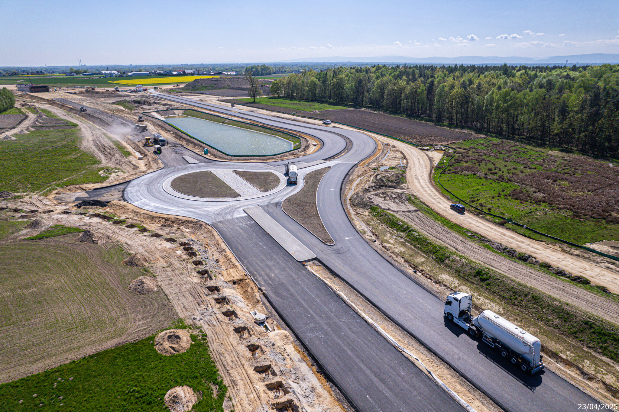 La finalización de las obras entre Bieruń y Oświęcim está prevista para el tercer trimestre de 2026, aunque está previsto que una parte de la carretera entre en servicio mucho antes. (Foto: s1-myslowice-bielsko.pl)