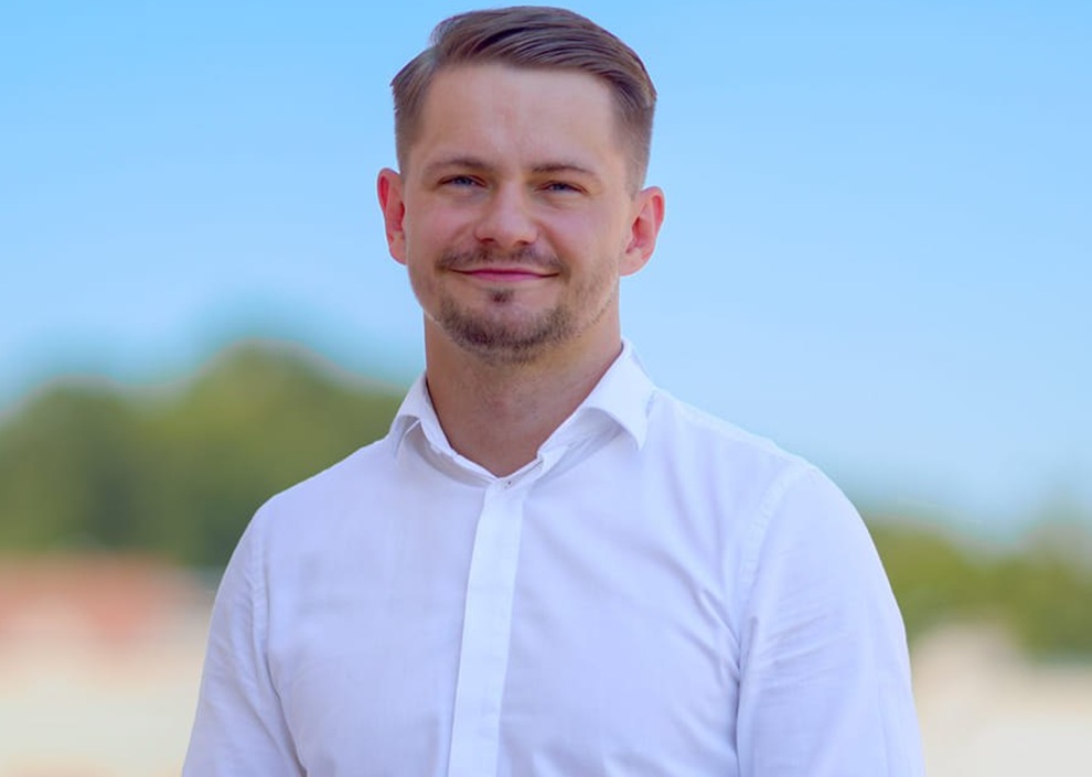 Lwówek Śląski Belediye Başkanı Dawid Kobiałka, Nisan 2024'teki yerel seçimleri kazandıktan sonra bu görevi devraldı. (Fotoğraf: Dawid Kobiałka)
