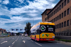 Miasta dalej inwestują w autobusy wodorowe. Wysokie koszty im niestraszne