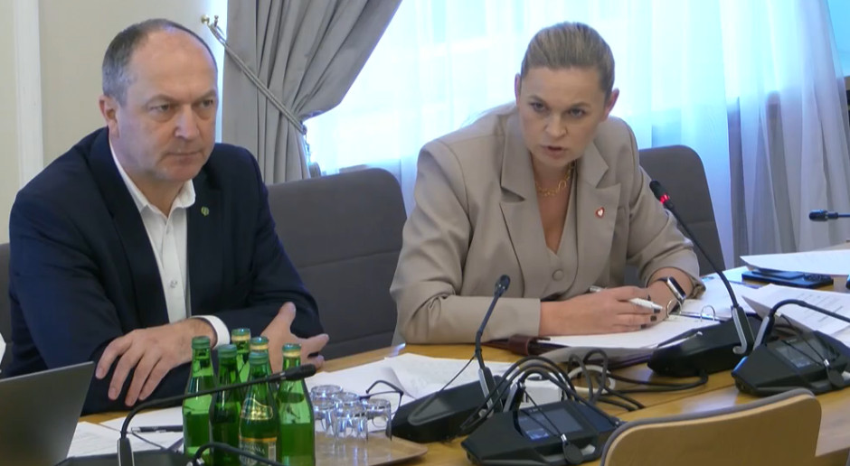 Na Ostrzu Skalpela 50 Lat Z życia Chirurga www.portalsamorzadowy.pl