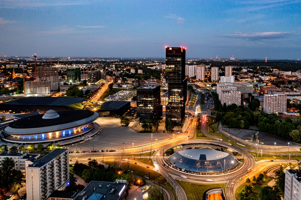 W technologiach przede wszystkim chodzi o ułatwienie życia mieszkańcom (fot. shutterstock/Daniel Jedzura)